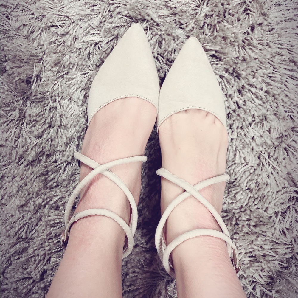 NWOT cream laceup pointy toe heels